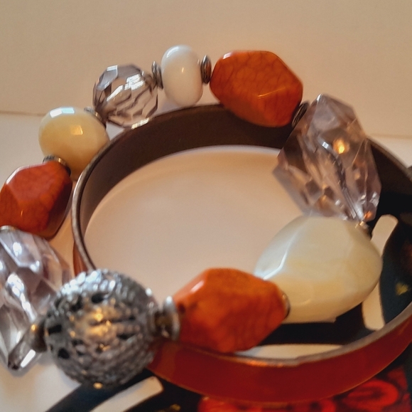 Set Of 2 Bracelets One Bangel One Stretchy - Picture 6 of 8